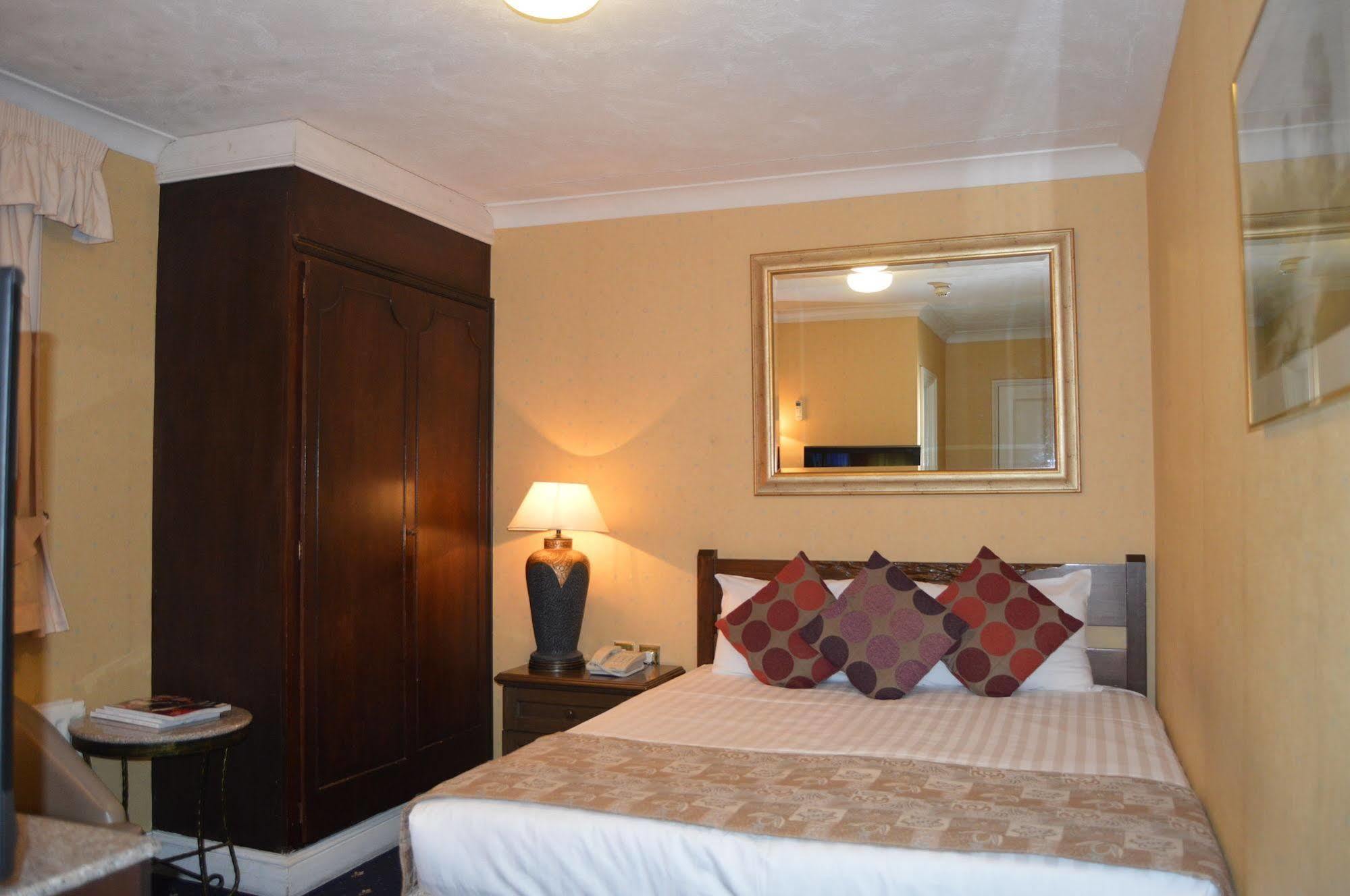 Holiday Villa Hotel London